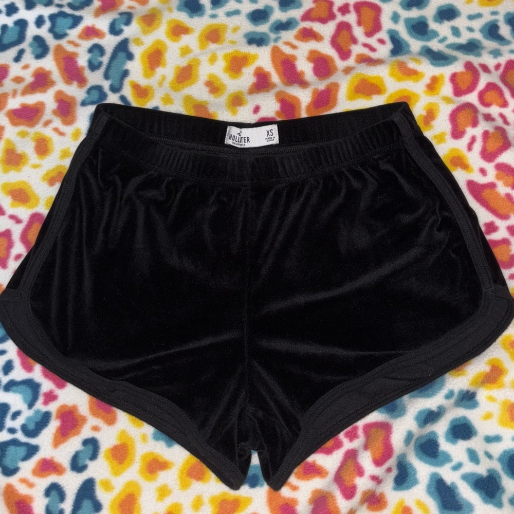 HOLLISTER BLACK VELVET SHORTS